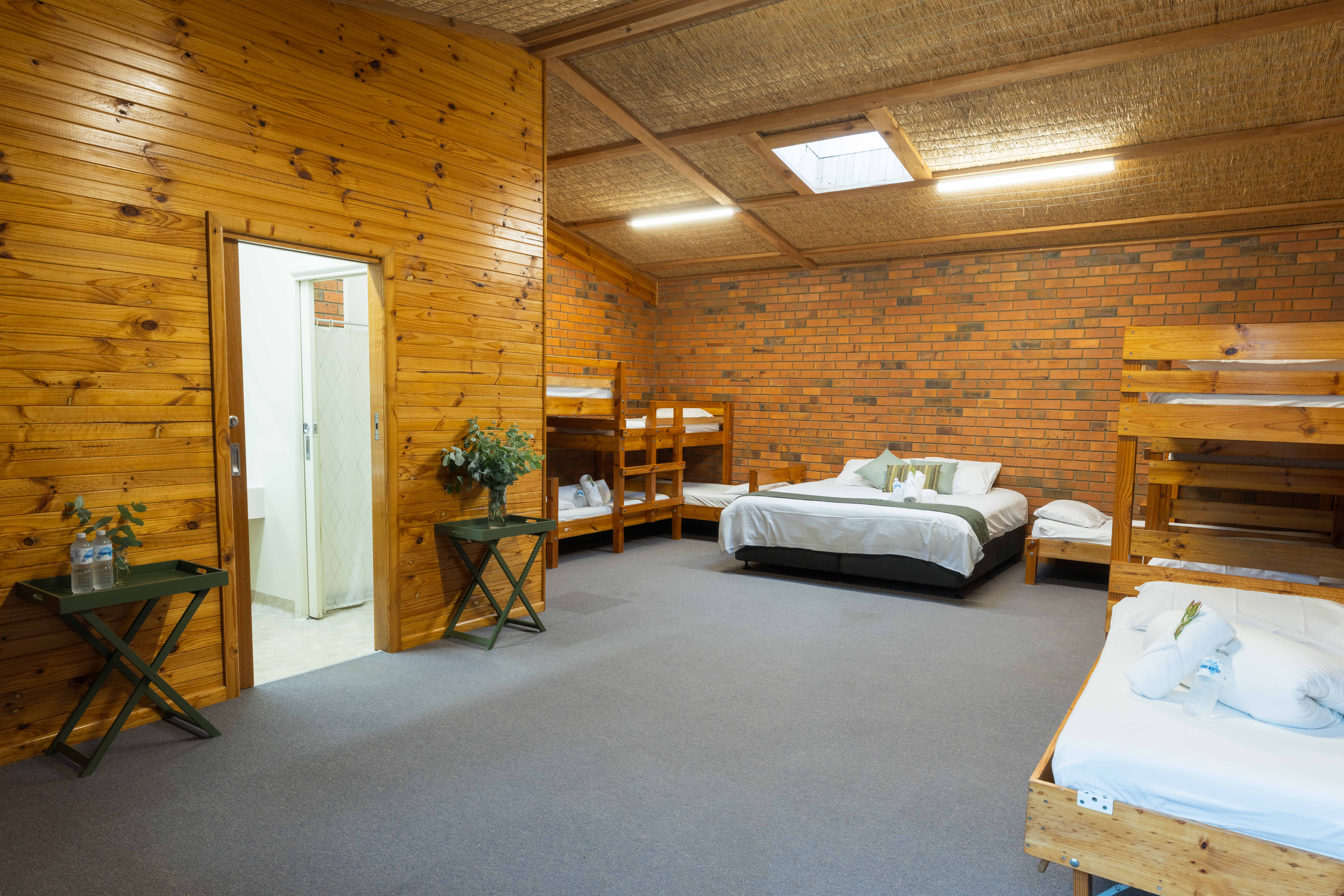 Room 10 LakeView Lodge